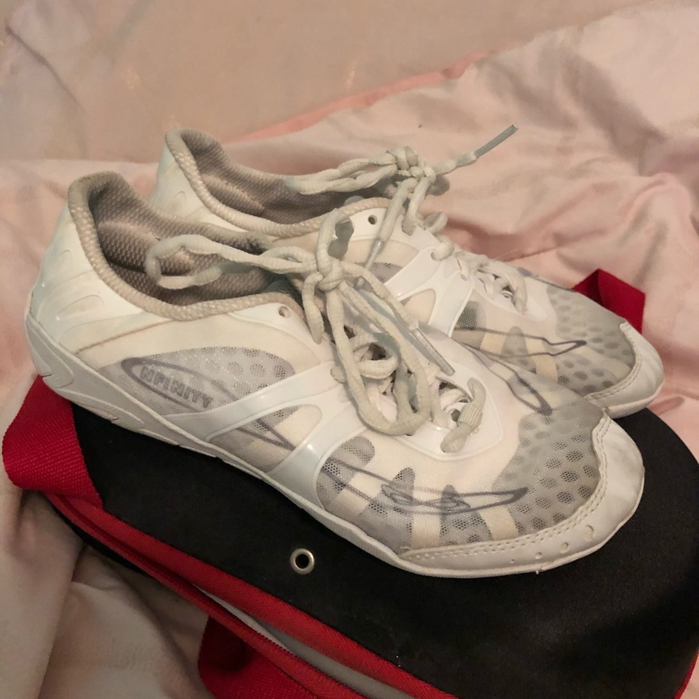 Nfinity cheer shoes